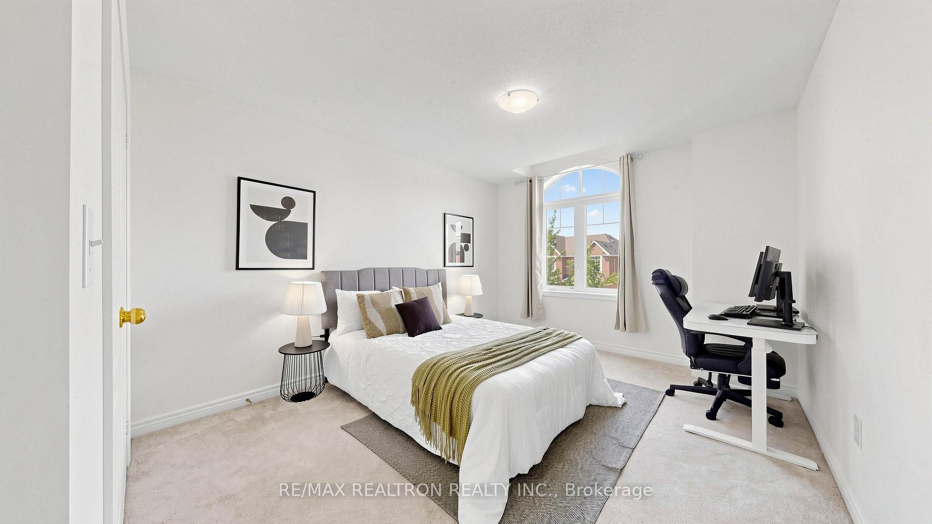 Photo 34 of 23 Foxberry Road, East Gwillimbury, Sharon — HOMEH