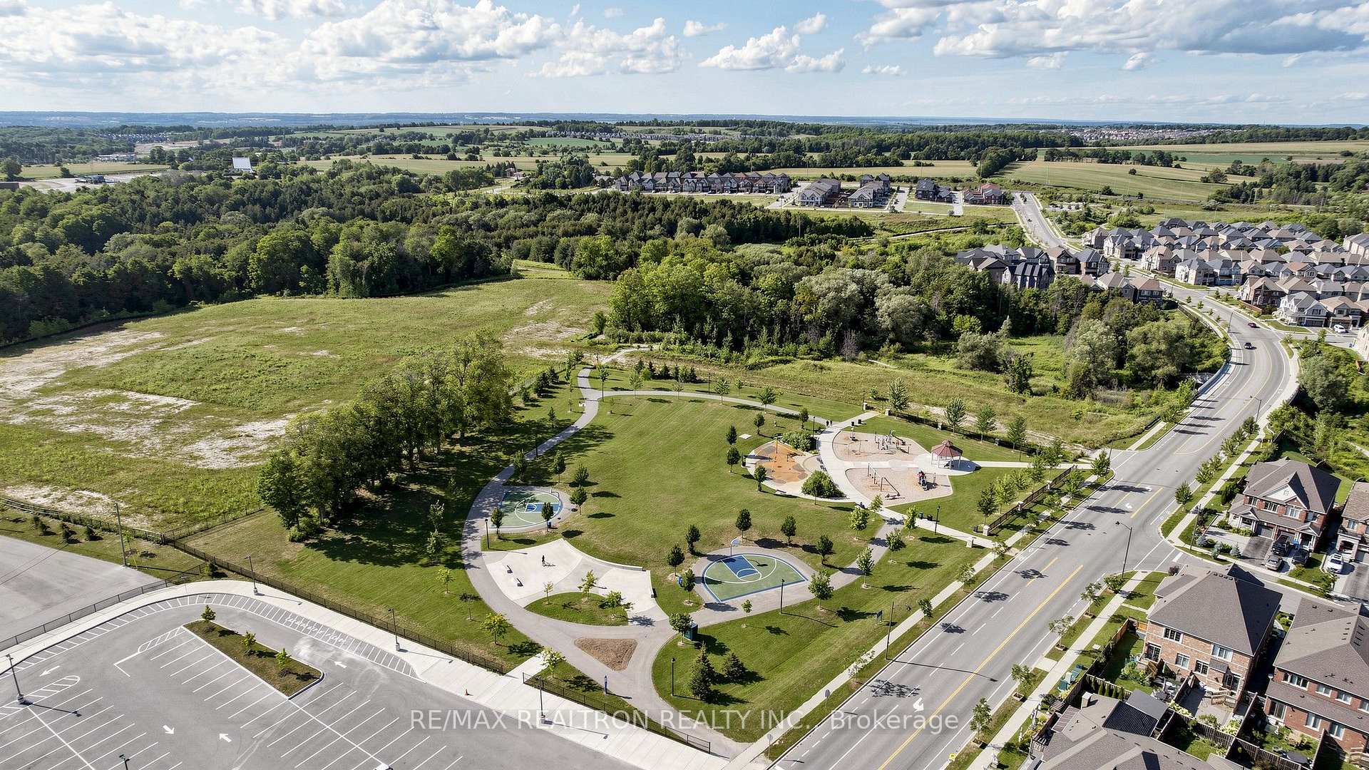 Photo 43 of 23 Foxberry Road, East Gwillimbury, Sharon — HOMEH