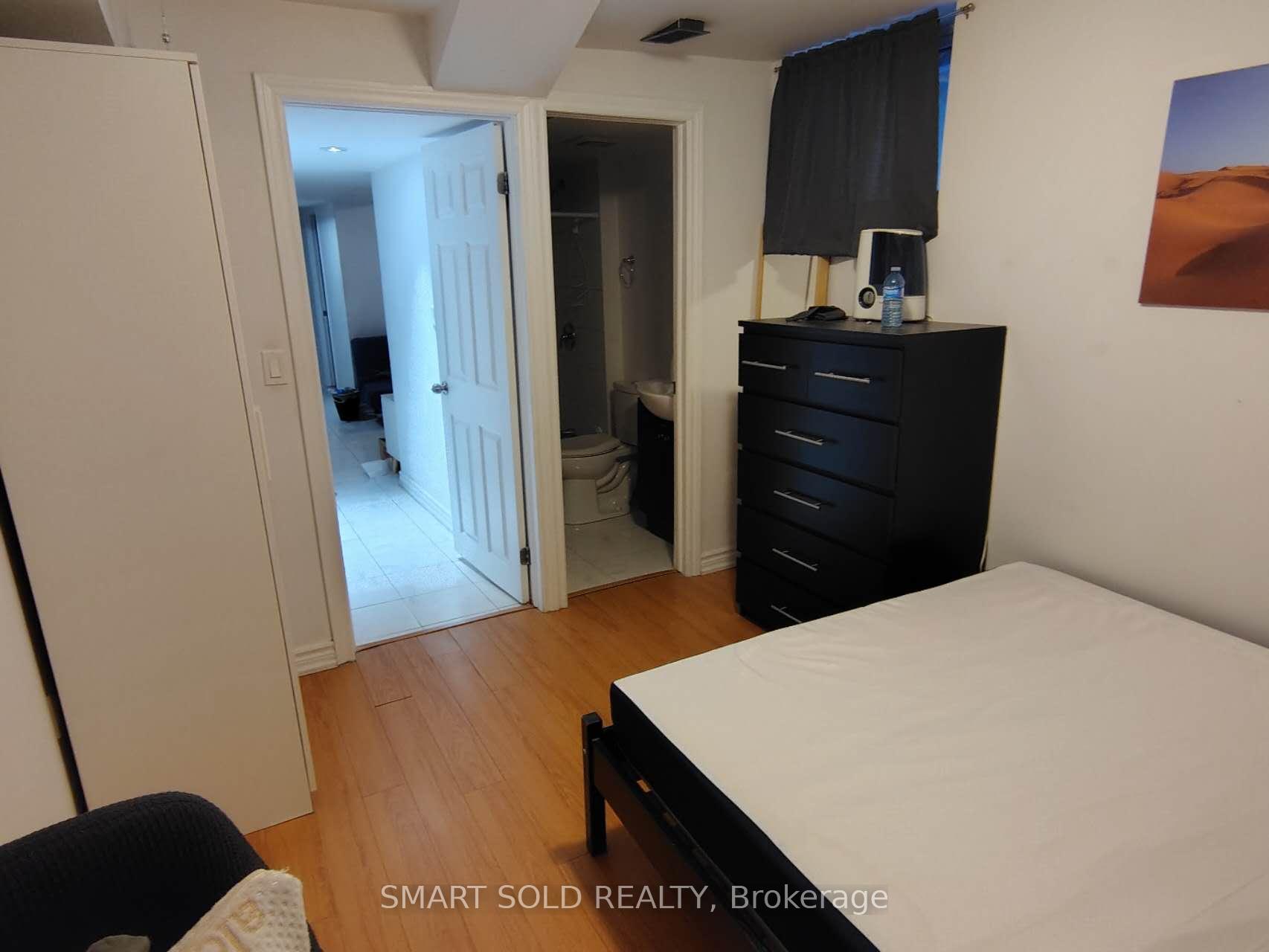 Photo 3 of Lower 66 Bellevue Avenue, Toronto, Kensington-Chinatown — HOMEH