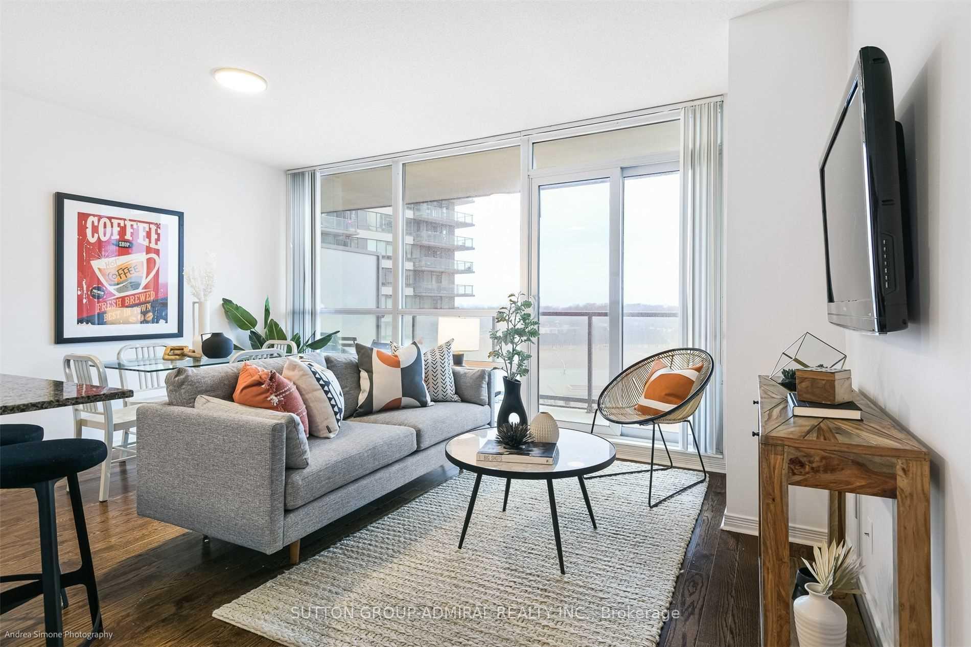 Front of Unit 603, 2230 Lake Shore Boulevard W