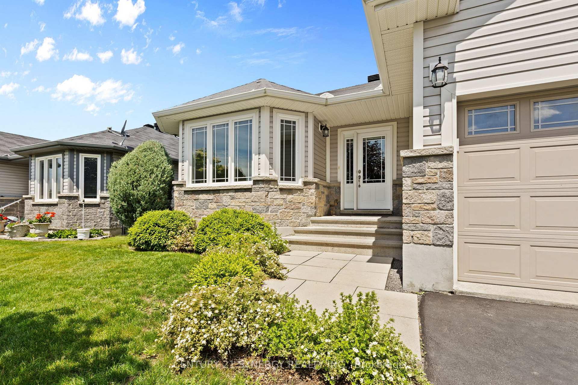 Photo 3 of 7 Westerra Way, North Grenville, Kemptville — HOMEH