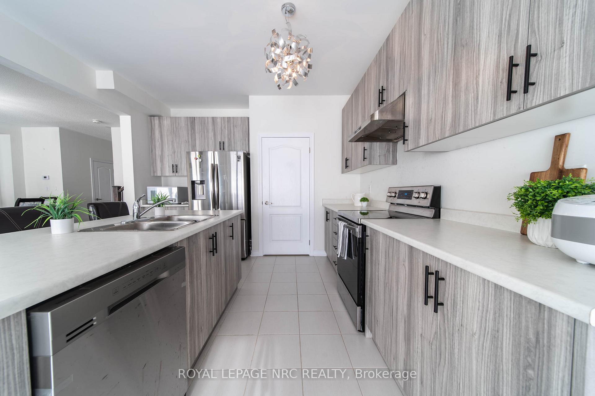 Photo 4 of 97 Tumblewood Place, Welland, Dain City — HOMEH