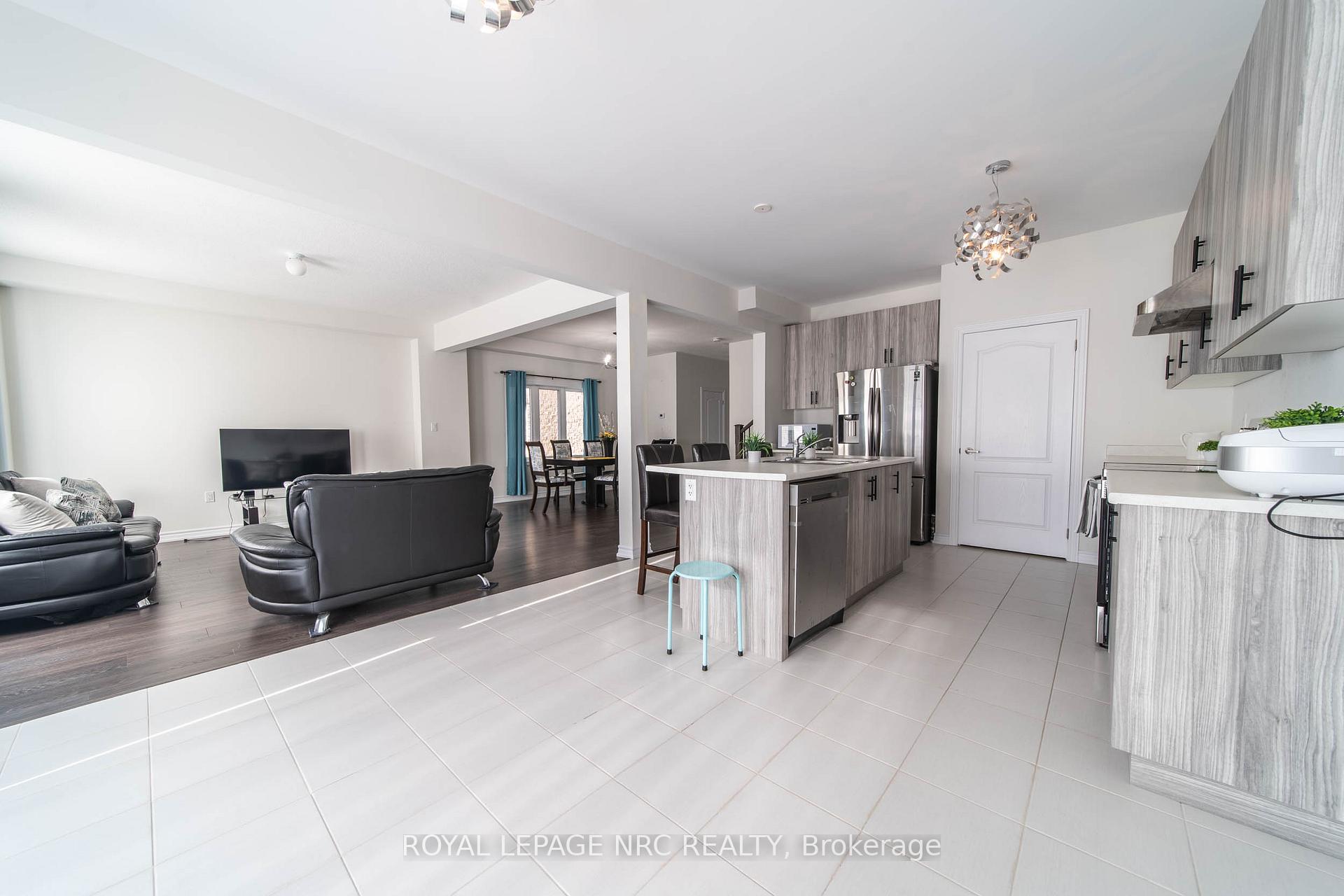Photo 9 of 97 Tumblewood Place, Welland, Dain City — HOMEH