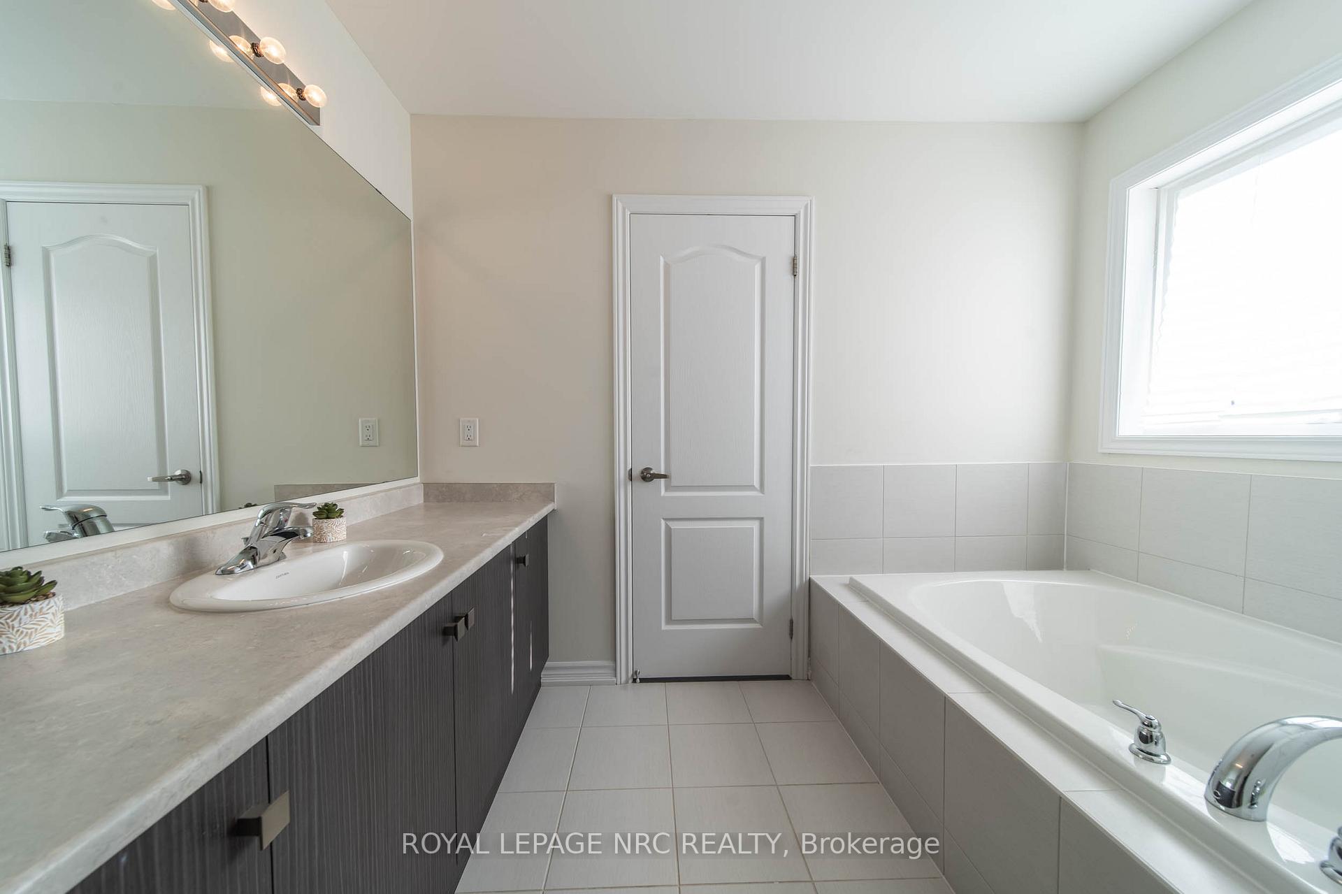 Photo 23 of 97 Tumblewood Place, Welland, Dain City — HOMEH