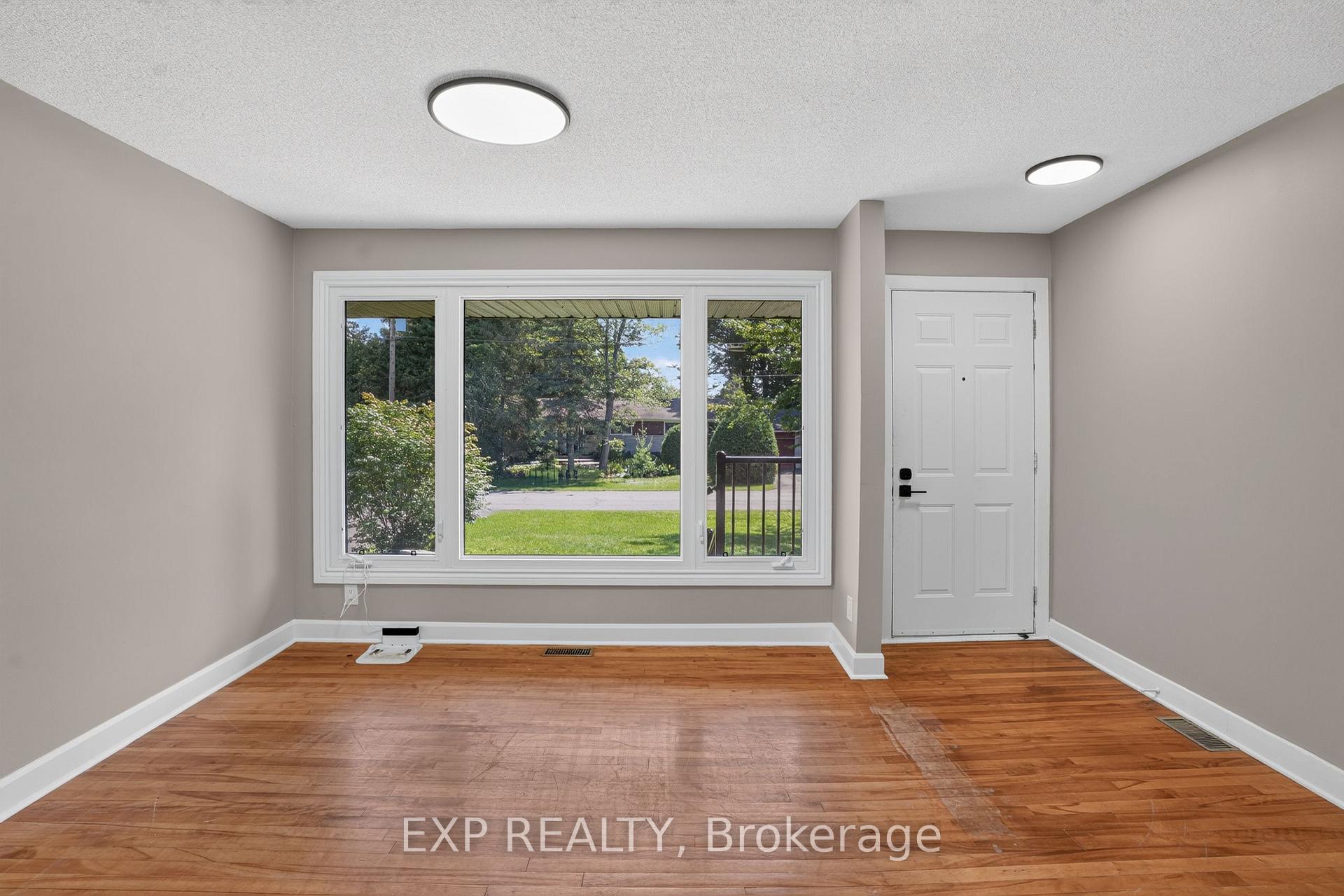 Photo 7 of 137 Grenfell Crescent, Ottawa, Grenfell Glen — HOMEH