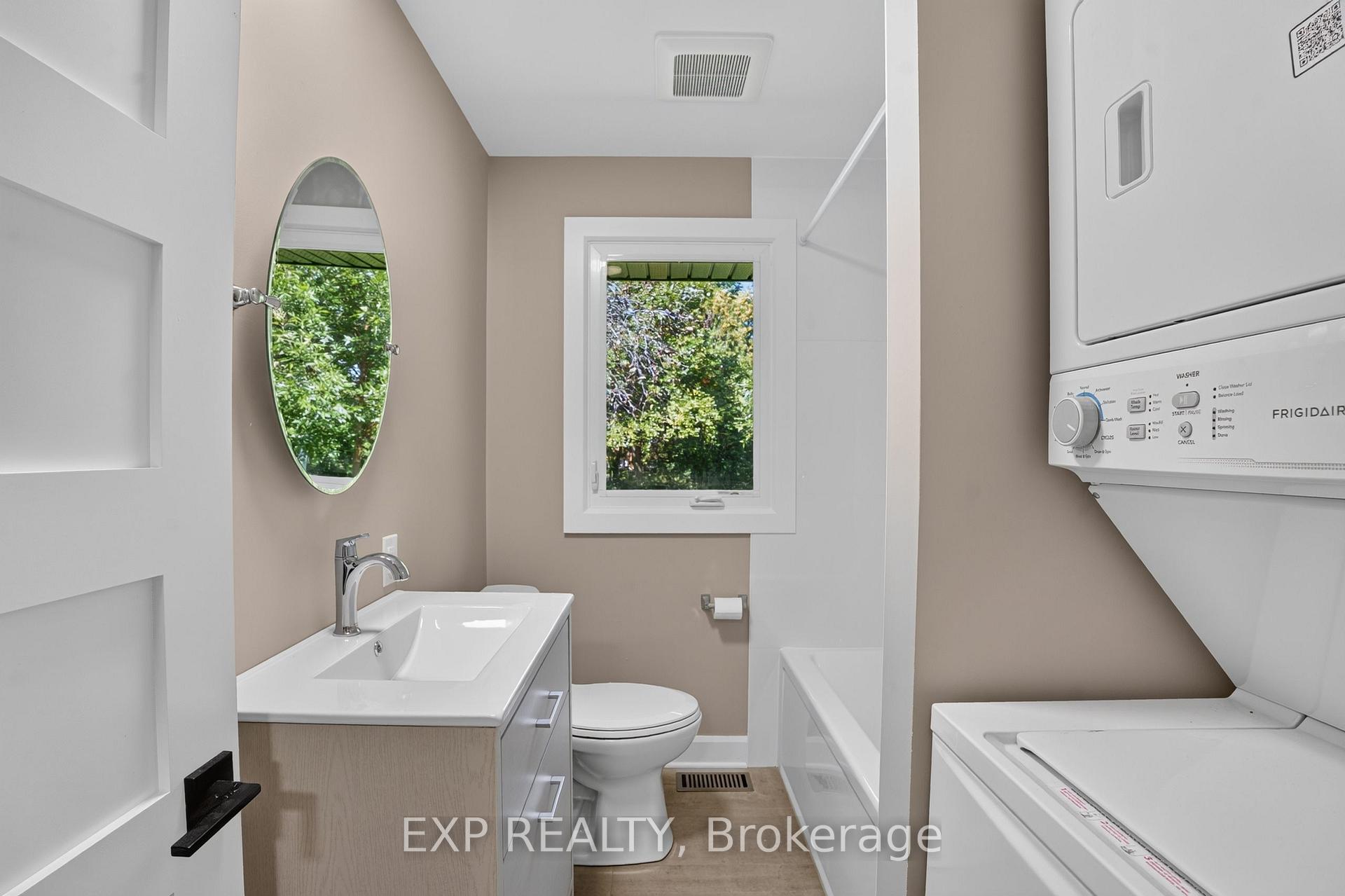 Photo 19 of 137 Grenfell Crescent, Ottawa, Grenfell Glen — HOMEH