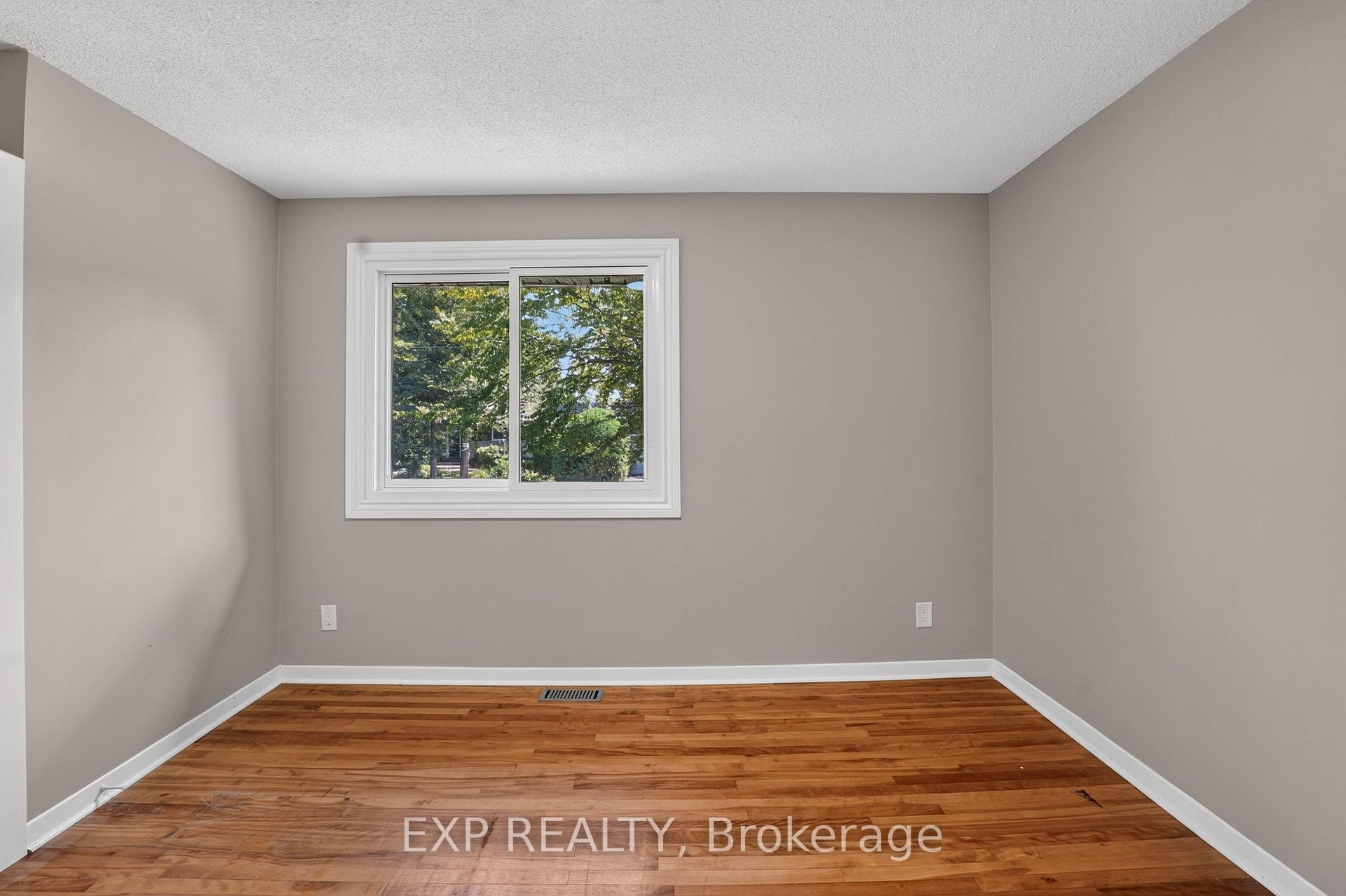 Photo 28 of 137 Grenfell Crescent, Ottawa, Grenfell Glen — HOMEH