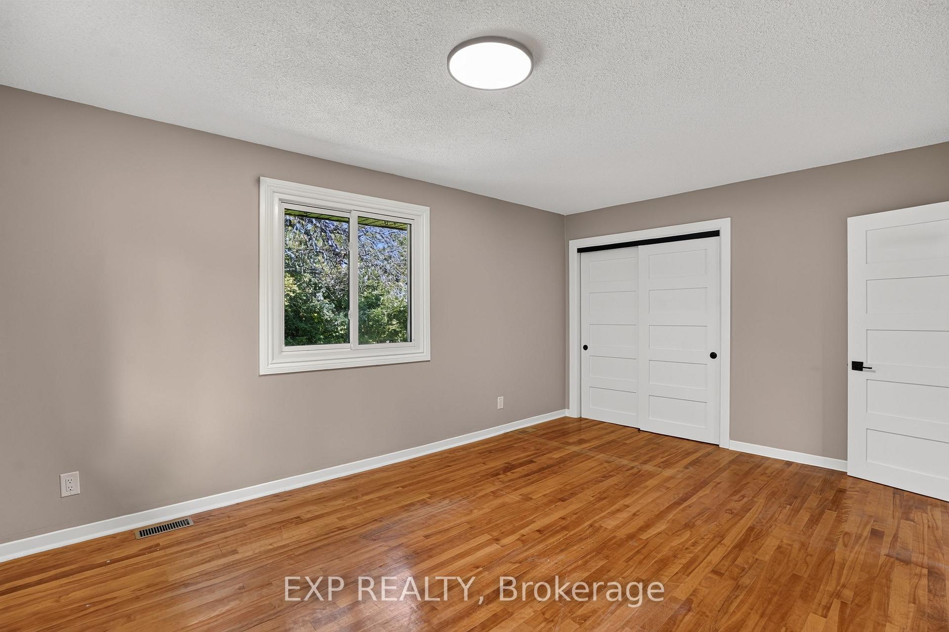 Photo 36 of 137 Grenfell Crescent, Ottawa, Grenfell Glen — HOMEH