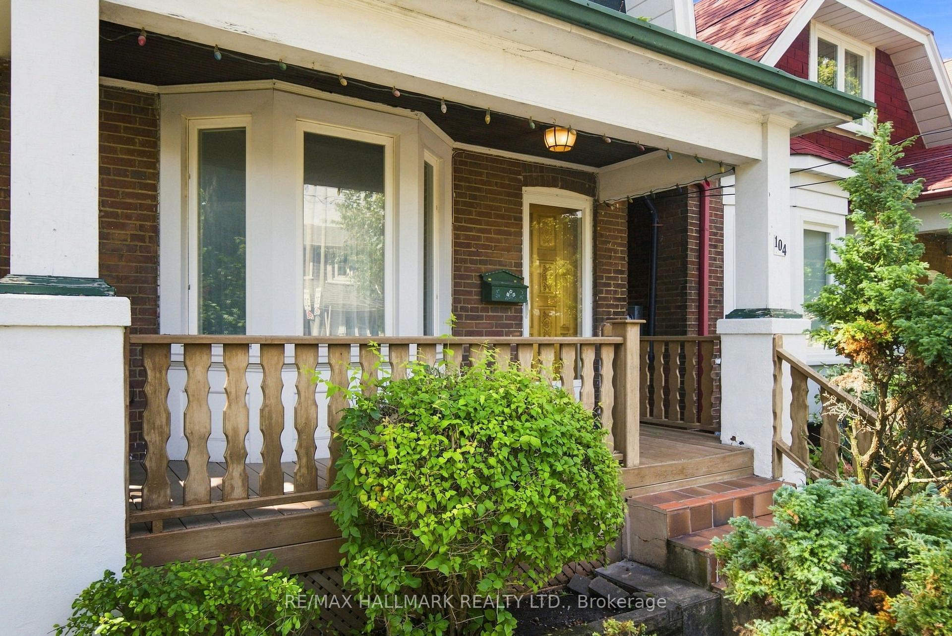 Photo 5 of 104 Chisholm Avenue, Toronto, Woodbine-Lumsden — HOMEH