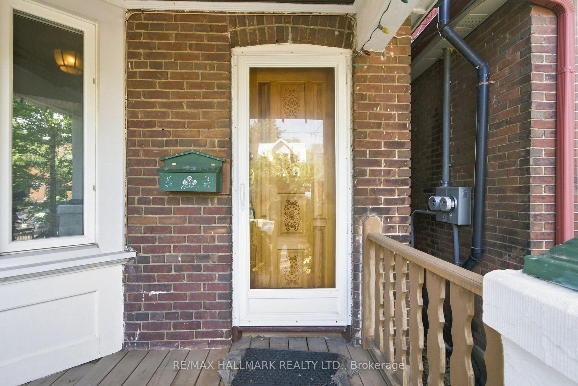 Photo 7 of 104 Chisholm Avenue, Toronto, Woodbine-Lumsden — HOMEH