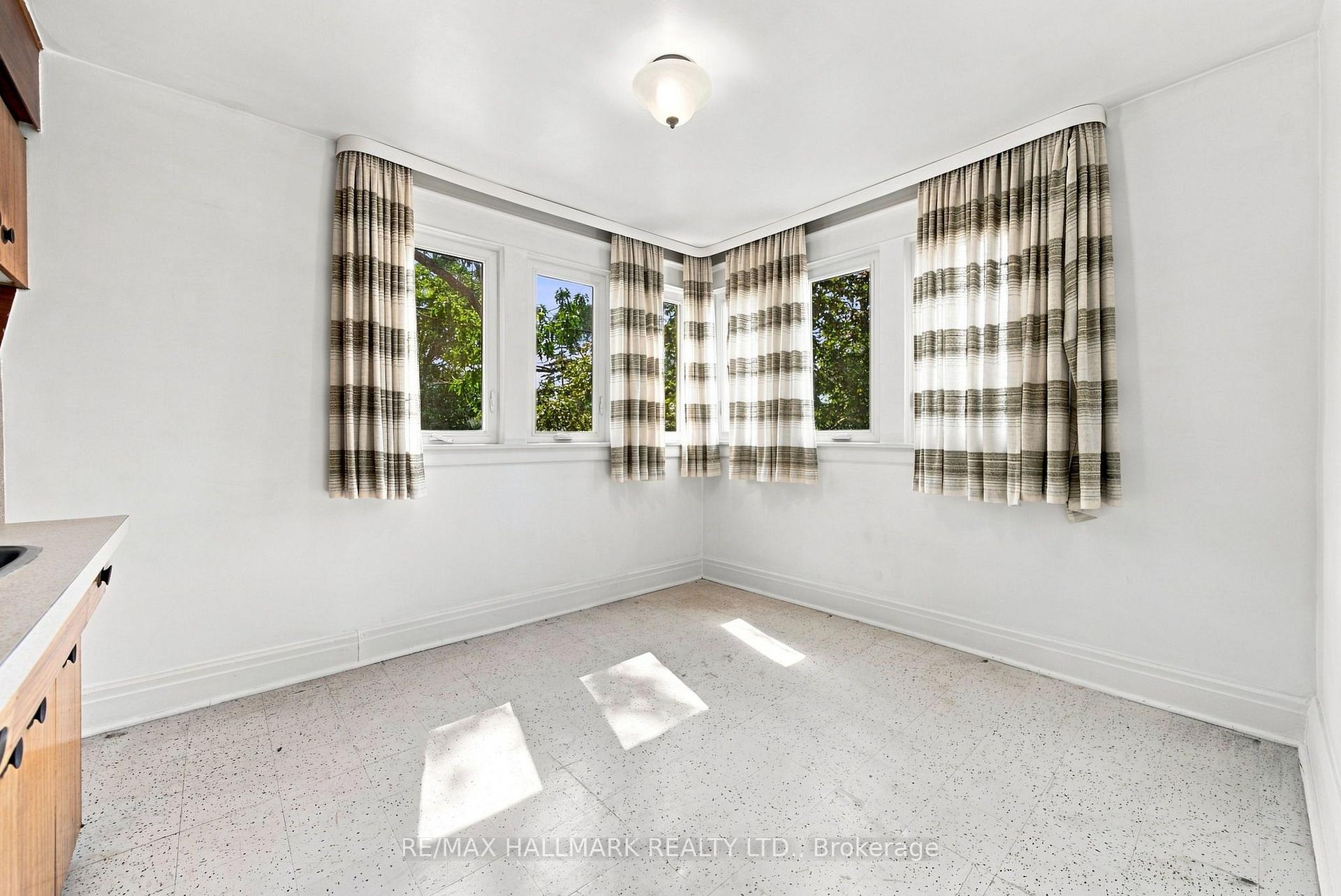 Photo 21 of 104 Chisholm Avenue, Toronto, Woodbine-Lumsden — HOMEH