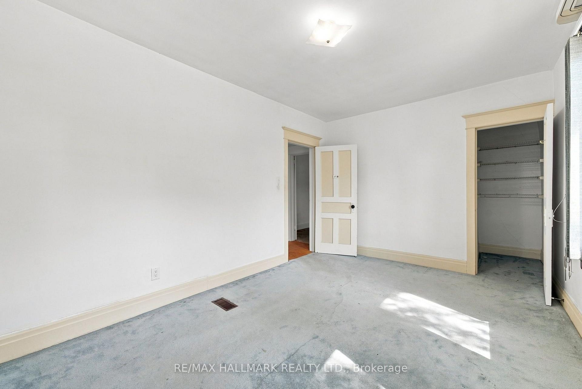 Photo 25 of 104 Chisholm Avenue, Toronto, Woodbine-Lumsden — HOMEH