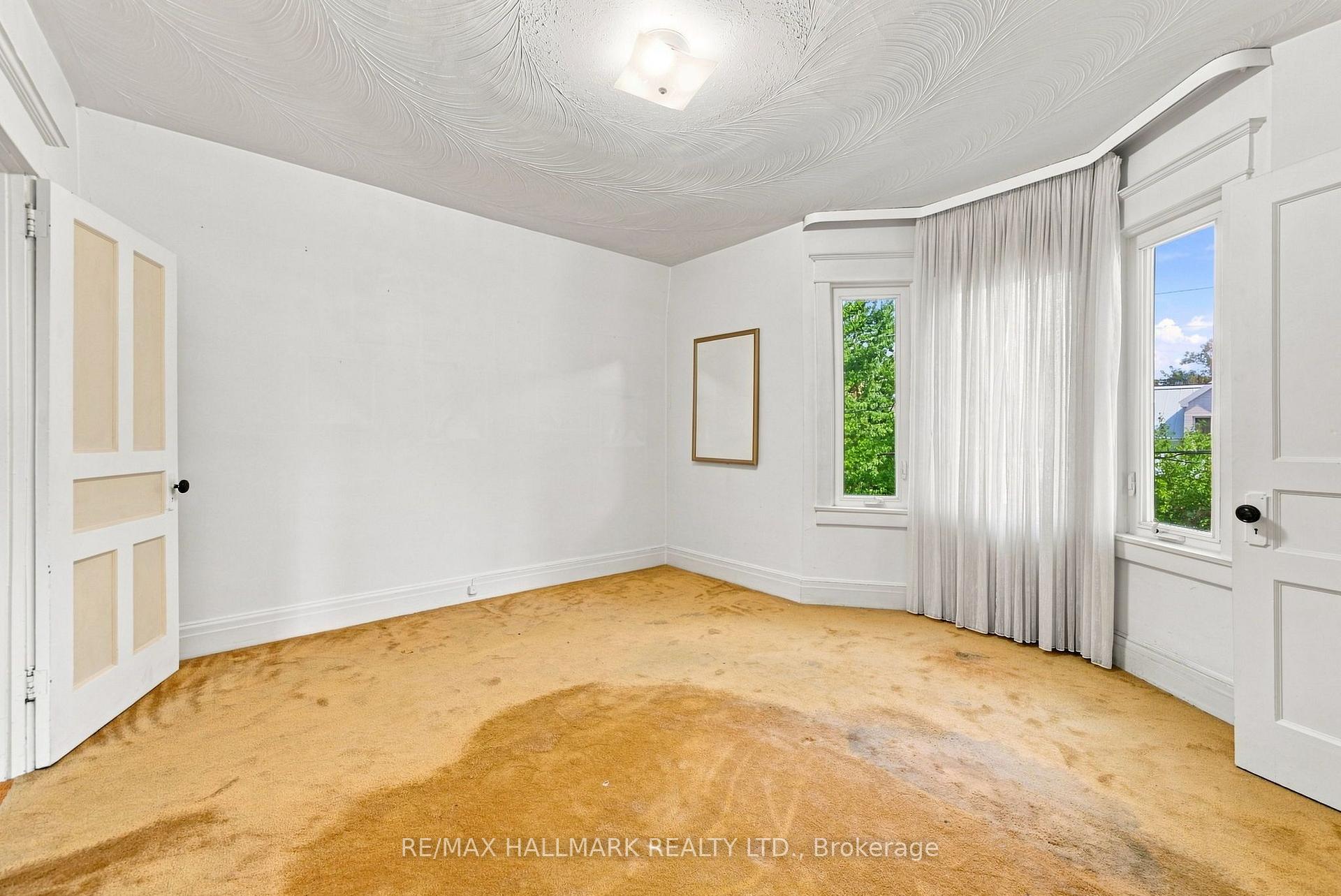 Photo 27 of 104 Chisholm Avenue, Toronto, Woodbine-Lumsden — HOMEH