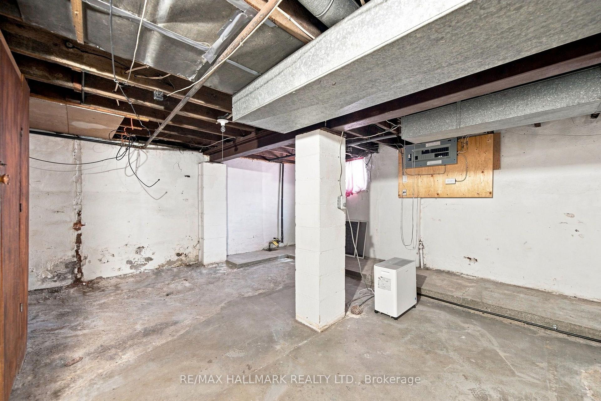 Photo 32 of 104 Chisholm Avenue, Toronto, Woodbine-Lumsden — HOMEH