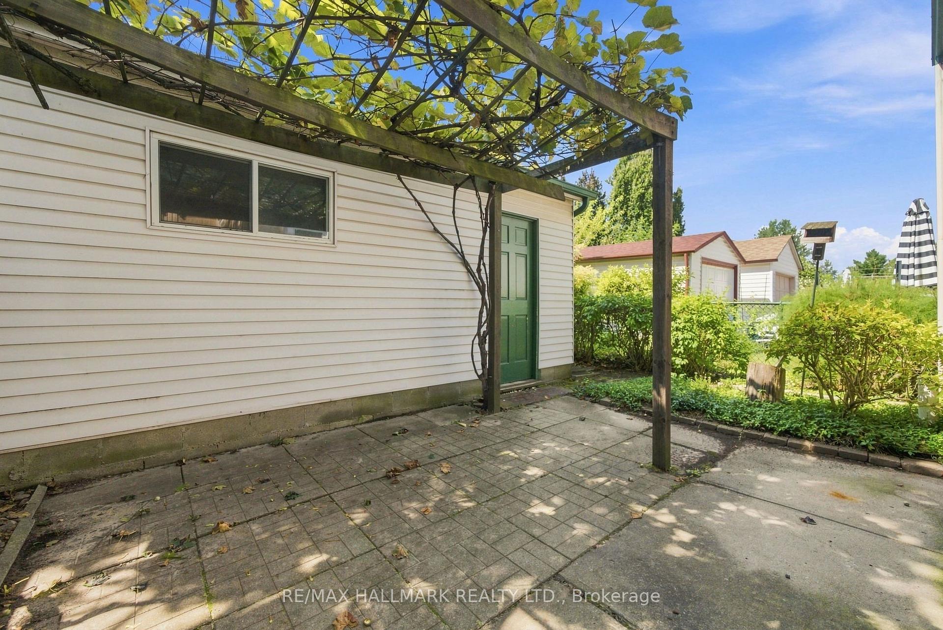 Photo 38 of 104 Chisholm Avenue, Toronto, Woodbine-Lumsden — HOMEH