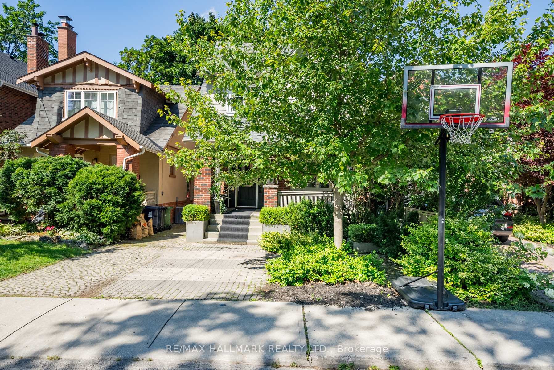Photo 2 of 12 Bingham Avenue, Toronto, The Beaches — HOMEH