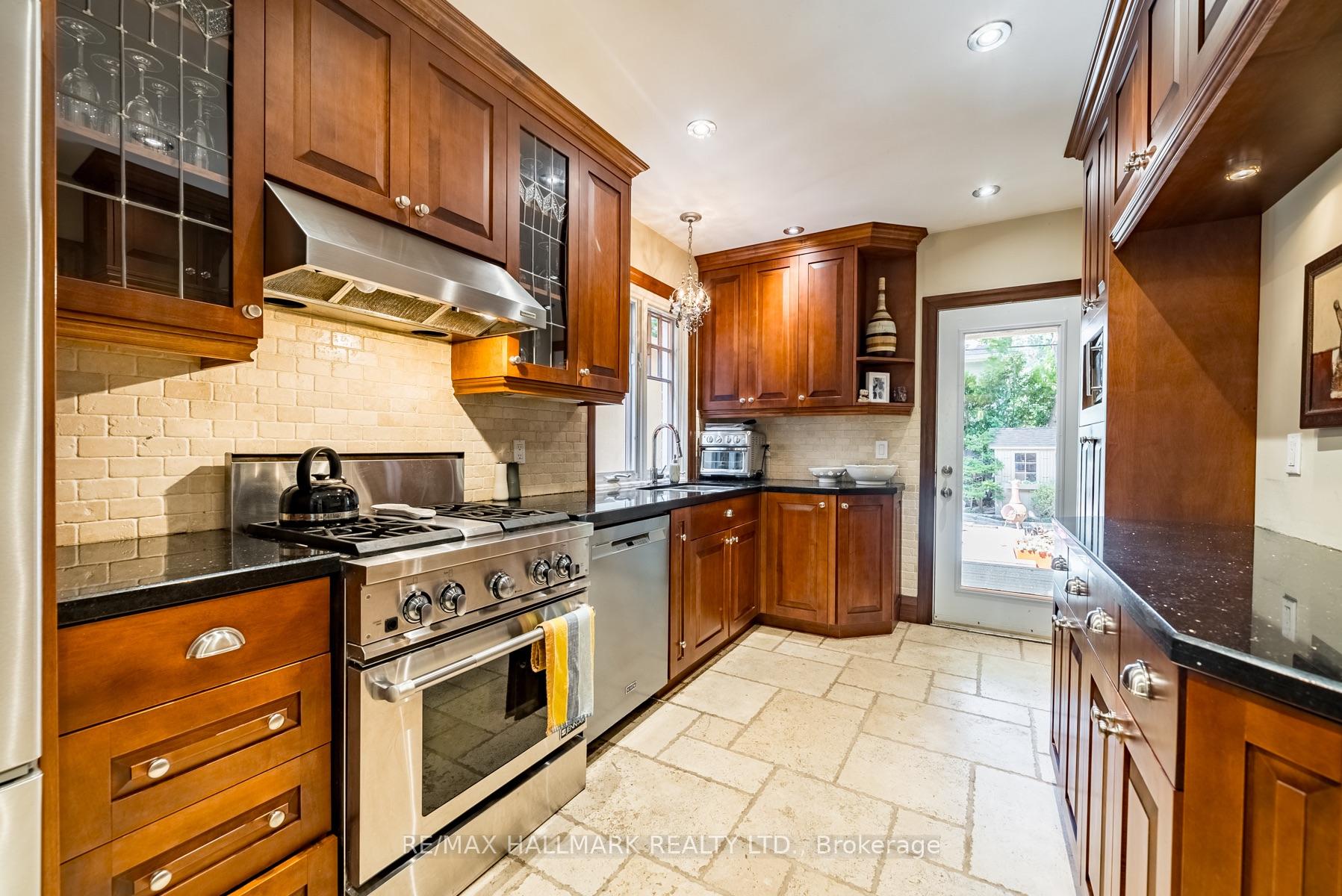 Photo 16 of 12 Bingham Avenue, Toronto, The Beaches — HOMEH