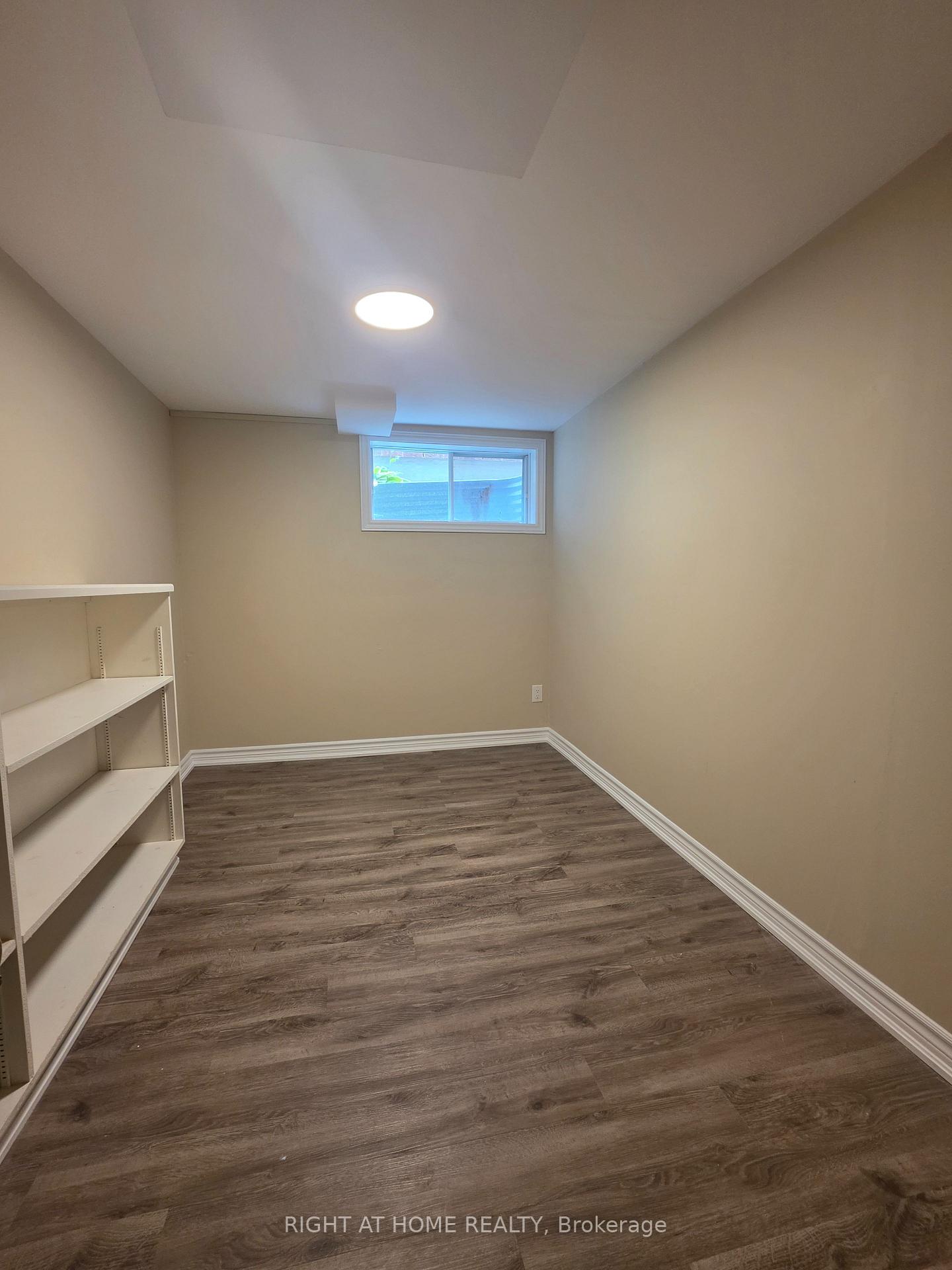 Photo 9 of 250 Hemlock Drive, Whitchurch-Stouffville, Stouffville — HOMEH