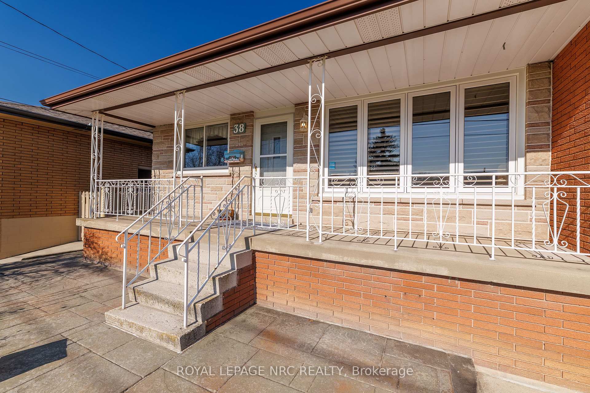 Photo 2 of 38 Rivercrest Road, Hamilton, Riverdale — HOMEH