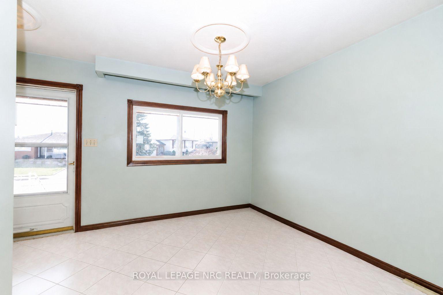 Photo 5 of 38 Rivercrest Road, Hamilton, Riverdale — HOMEH