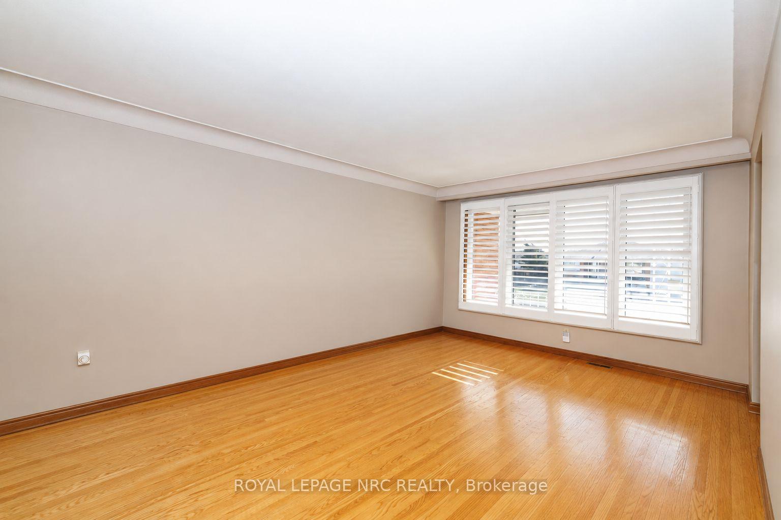 Photo 23 of 38 Rivercrest Road, Hamilton, Riverdale — HOMEH