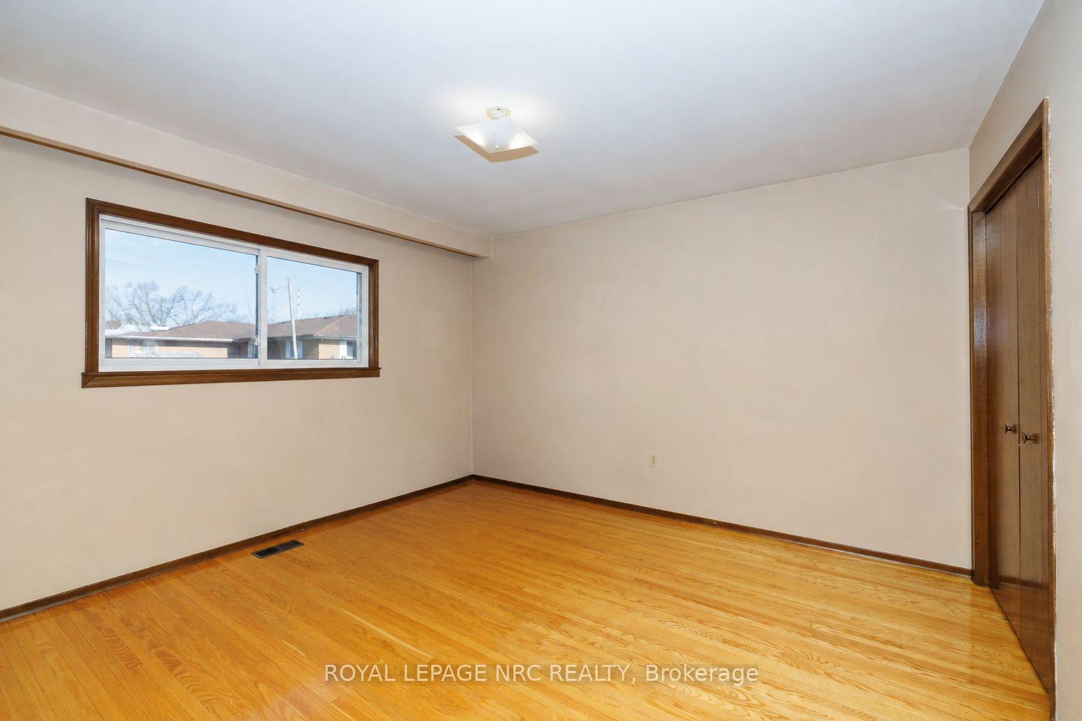 Photo 30 of 38 Rivercrest Road, Hamilton, Riverdale — HOMEH