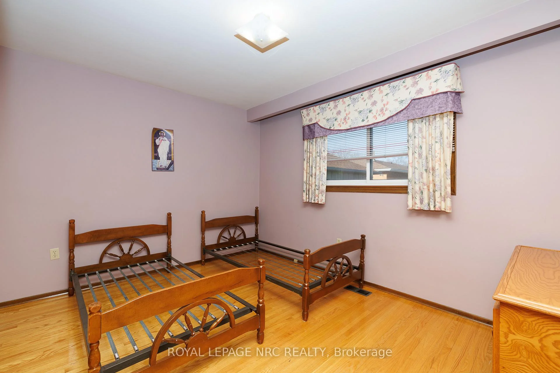 Photo 13 of 38 Rivercrest Road, Hamilton, Riverdale — HOMEH