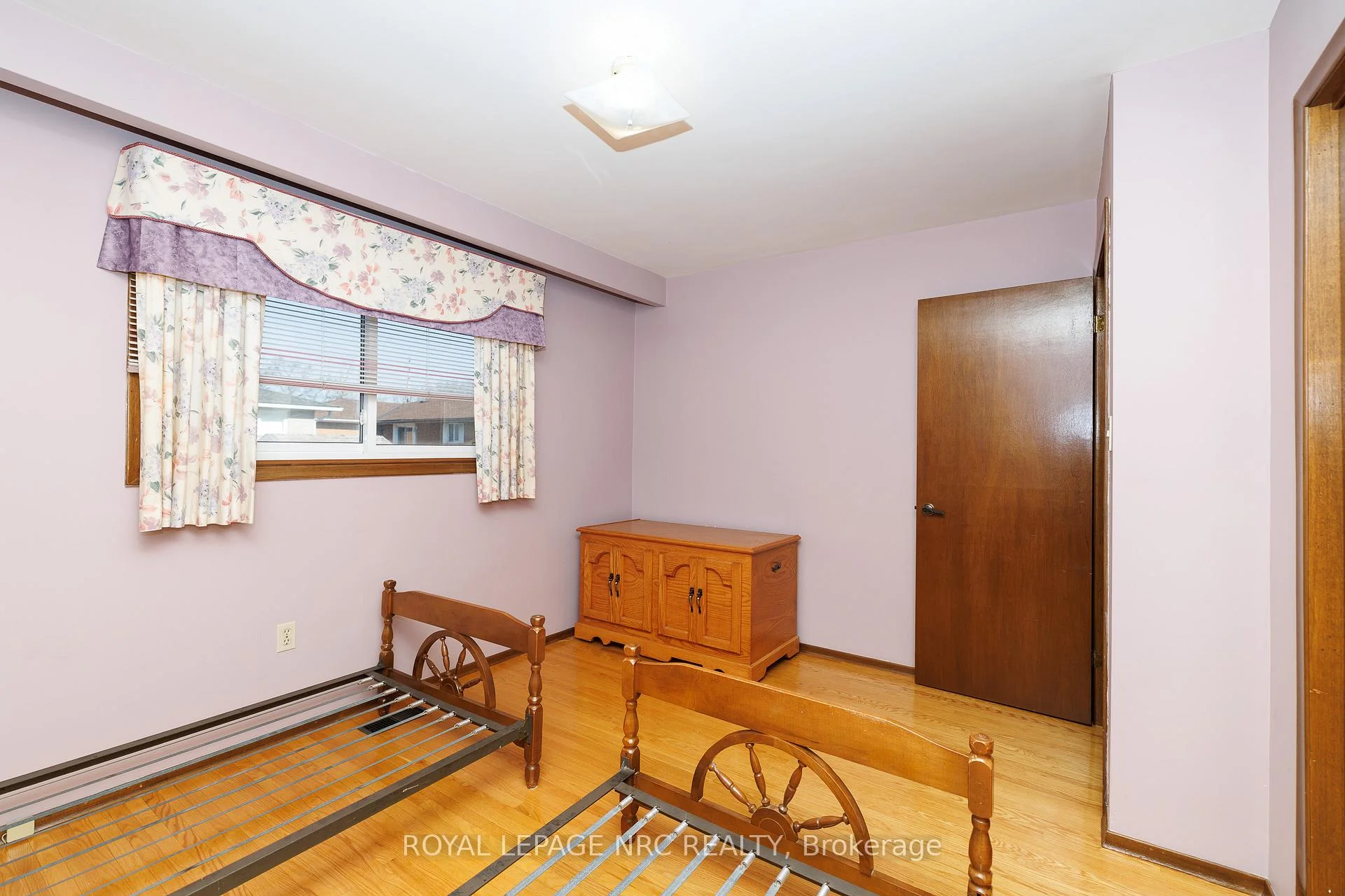 Photo 14 of 38 Rivercrest Road, Hamilton, Riverdale — HOMEH