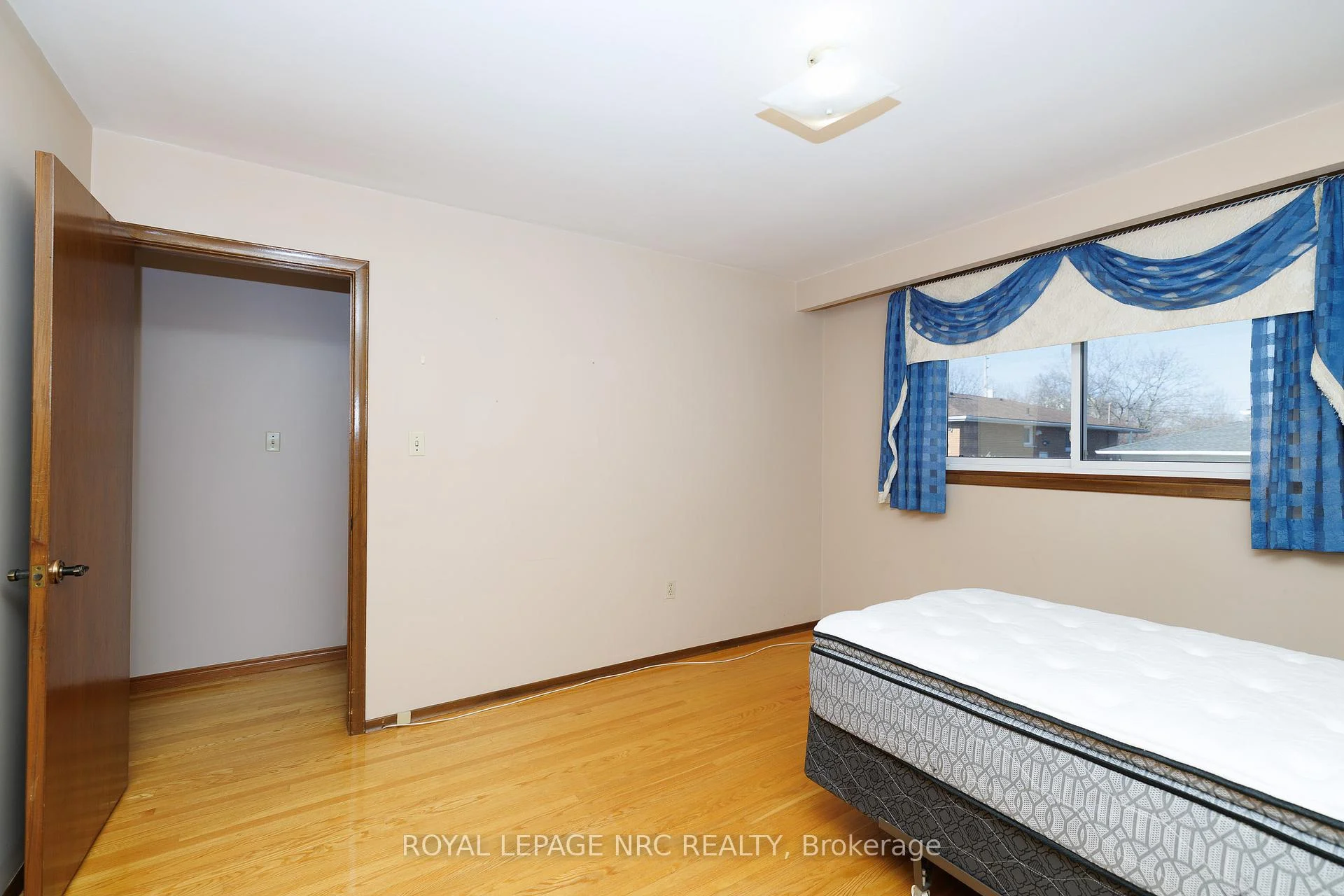 Photo 17 of 38 Rivercrest Road, Hamilton, Riverdale — HOMEH