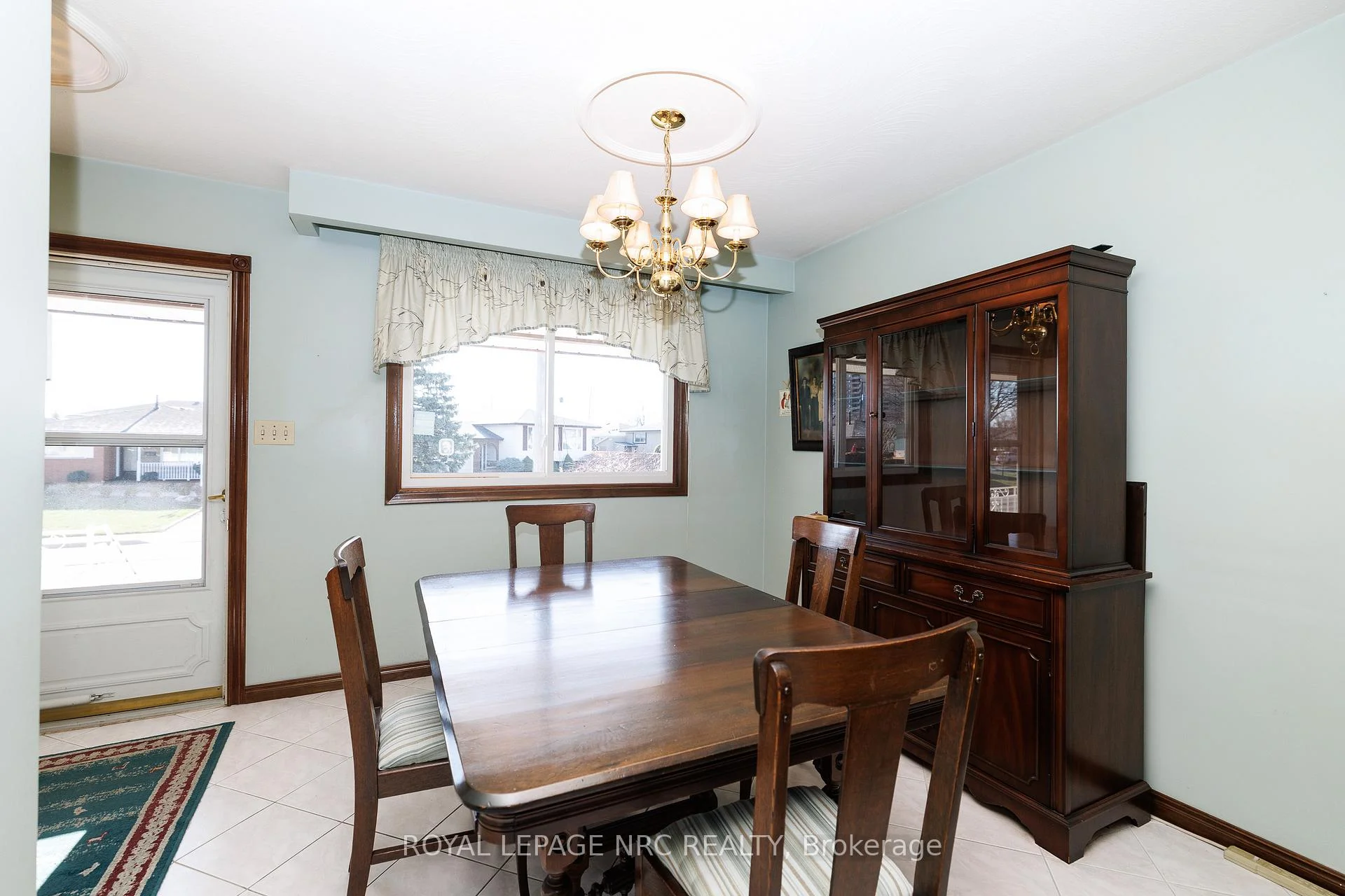 Photo 19 of 38 Rivercrest Road, Hamilton, Riverdale — HOMEH