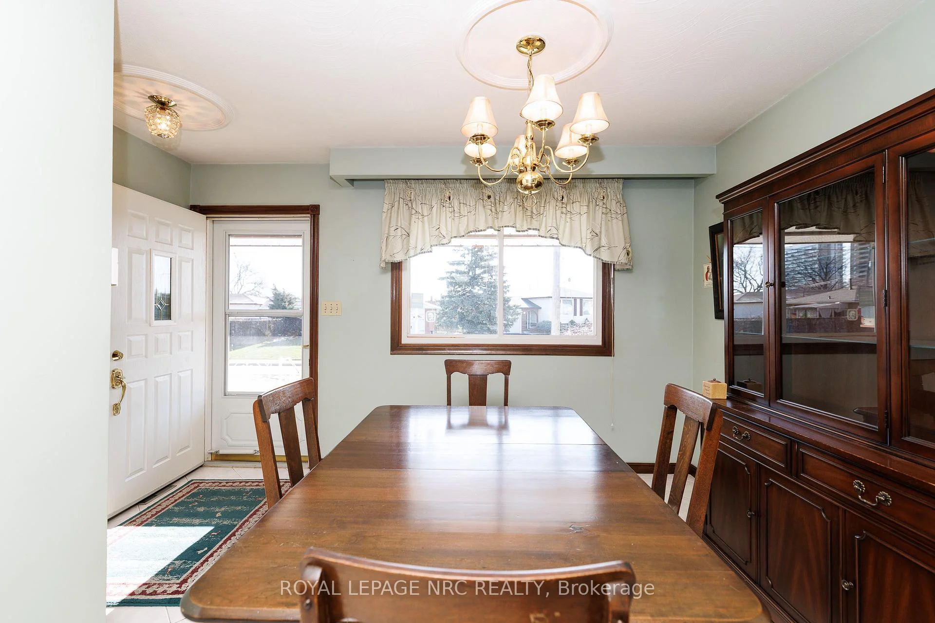 Photo 24 of 38 Rivercrest Road, Hamilton, Riverdale — HOMEH