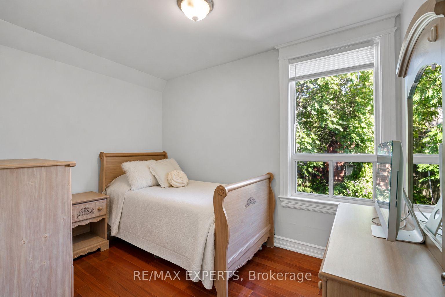 Photo 25 of 54 Marchmount Road, Toronto, Wychwood — HOMEH