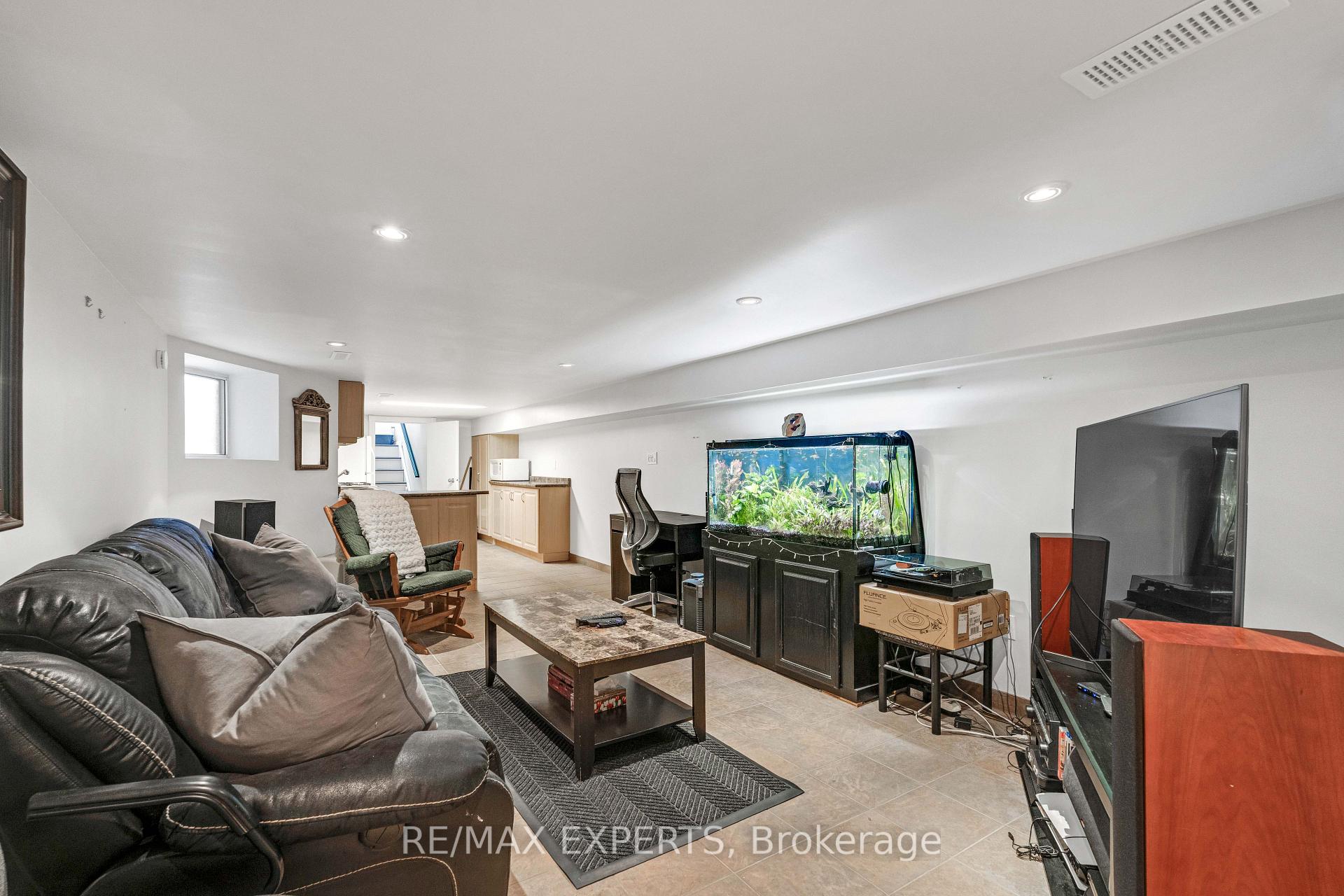 Photo 29 of 54 Marchmount Road, Toronto, Wychwood — HOMEH