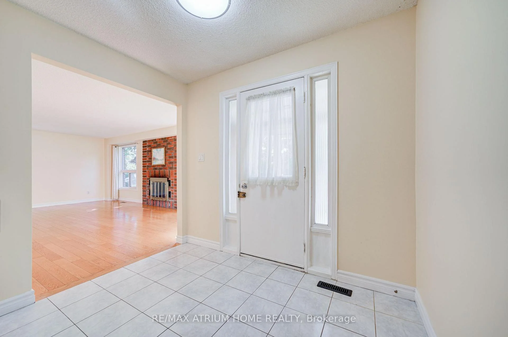 Photo 7 of 14 Copthorne Avenue, Scarborough, Milliken — HOMEH