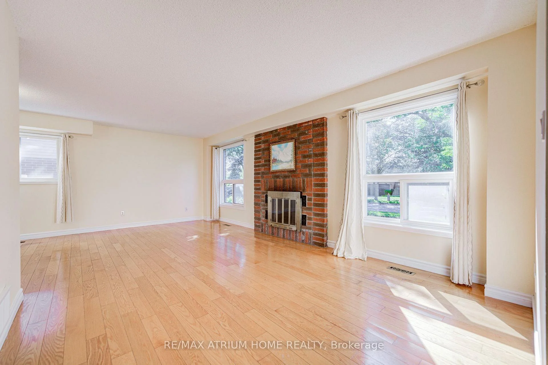 Photo 10 of 14 Copthorne Avenue, Scarborough, Milliken — HOMEH