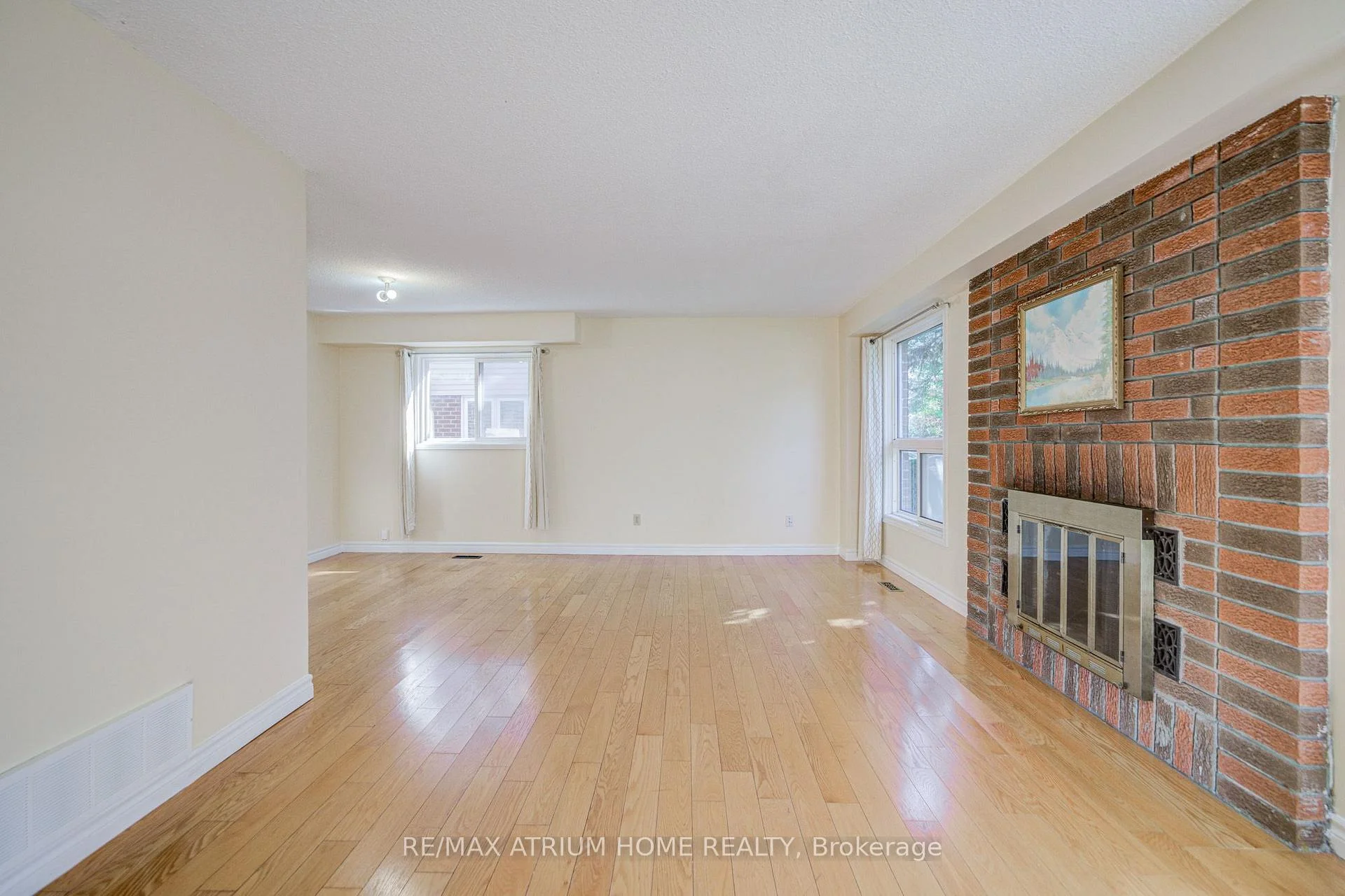 Photo 11 of 14 Copthorne Avenue, Scarborough, Milliken — HOMEH