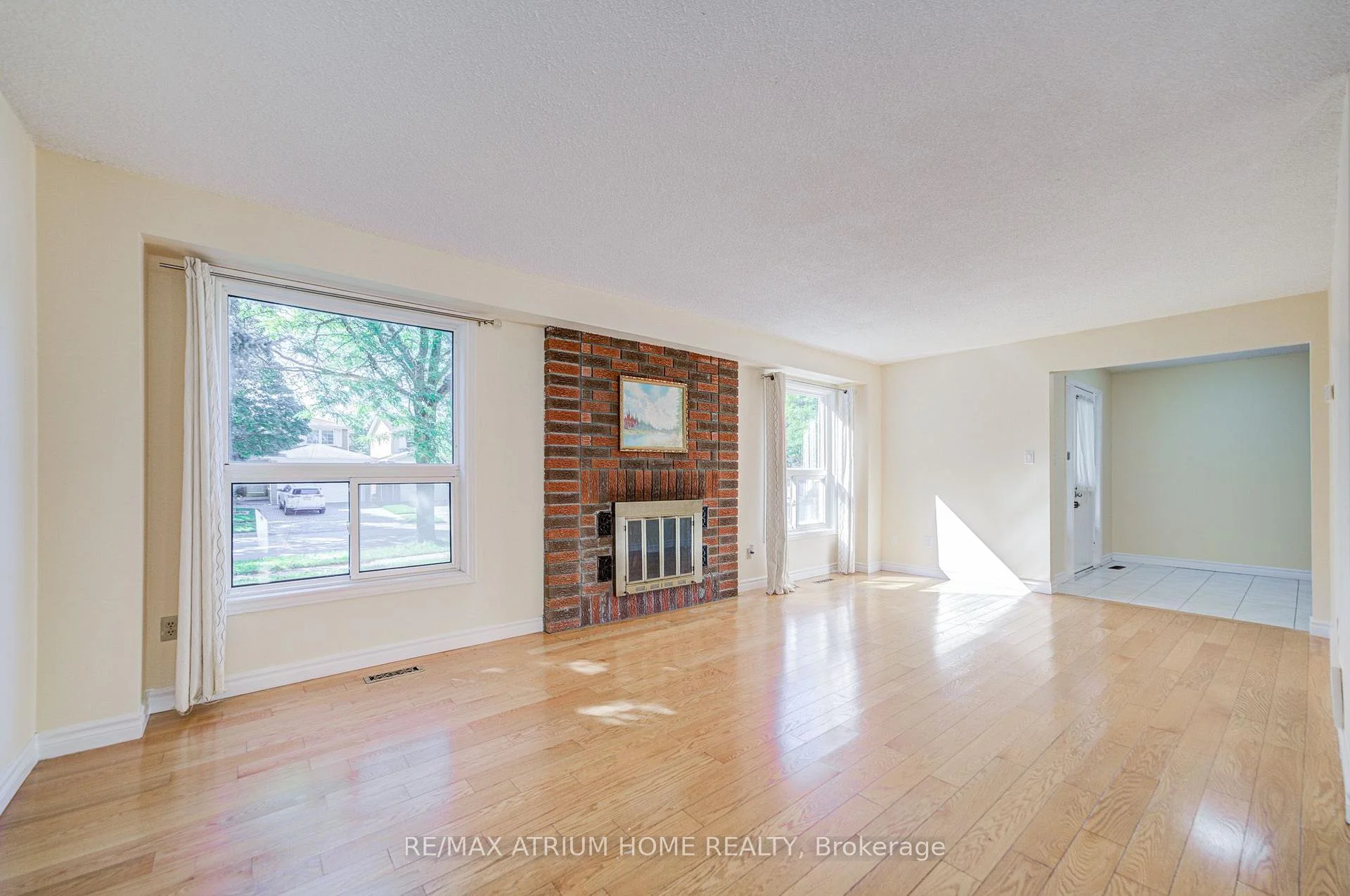 Photo 13 of 14 Copthorne Avenue, Scarborough, Milliken — HOMEH