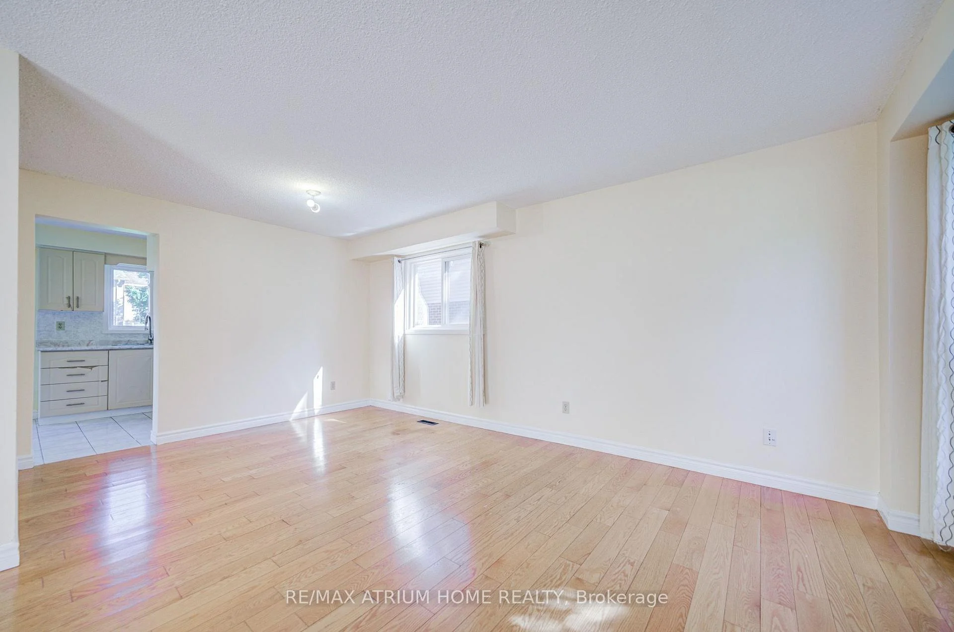 Photo 14 of 14 Copthorne Avenue, Scarborough, Milliken — HOMEH
