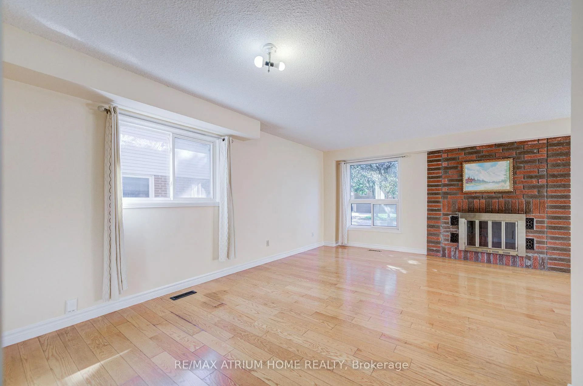 Photo 16 of 14 Copthorne Avenue, Scarborough, Milliken — HOMEH