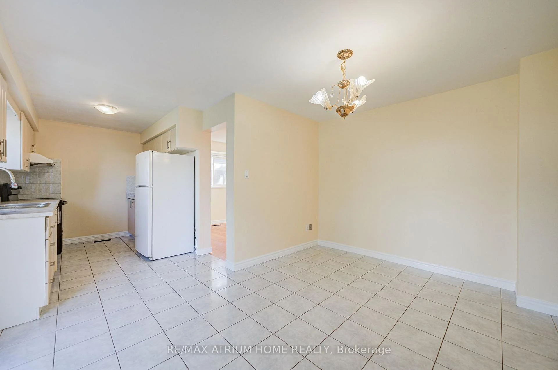 Photo 18 of 14 Copthorne Avenue, Scarborough, Milliken — HOMEH