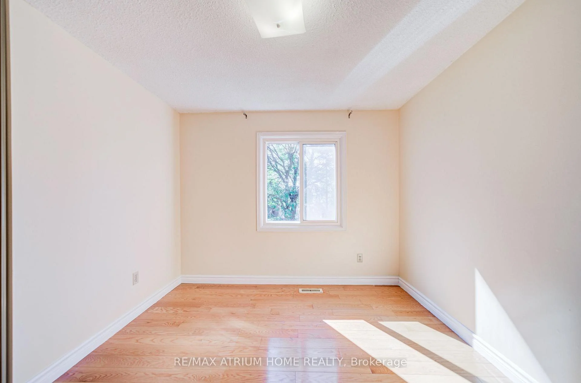 Photo 29 of 14 Copthorne Avenue, Scarborough, Milliken — HOMEH