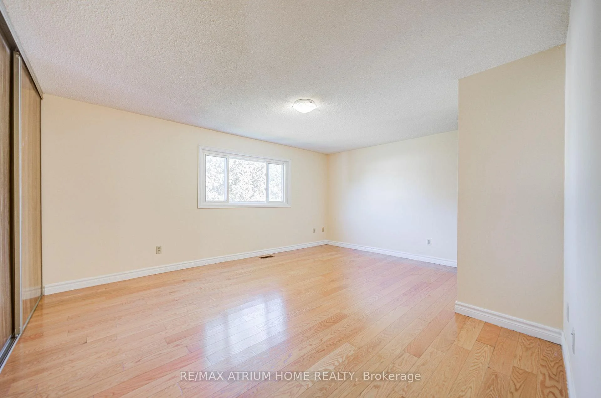 Photo 32 of 14 Copthorne Avenue, Scarborough, Milliken — HOMEH