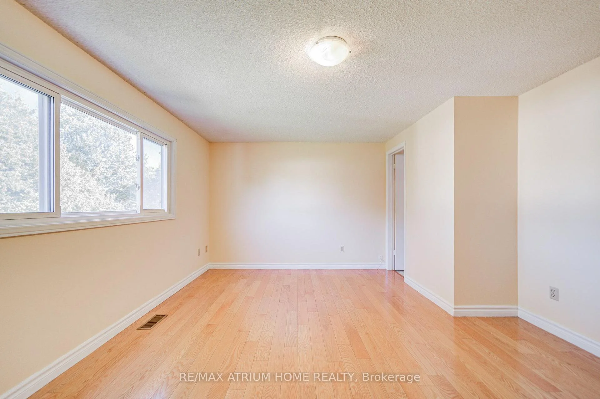 Photo 34 of 14 Copthorne Avenue, Scarborough, Milliken — HOMEH