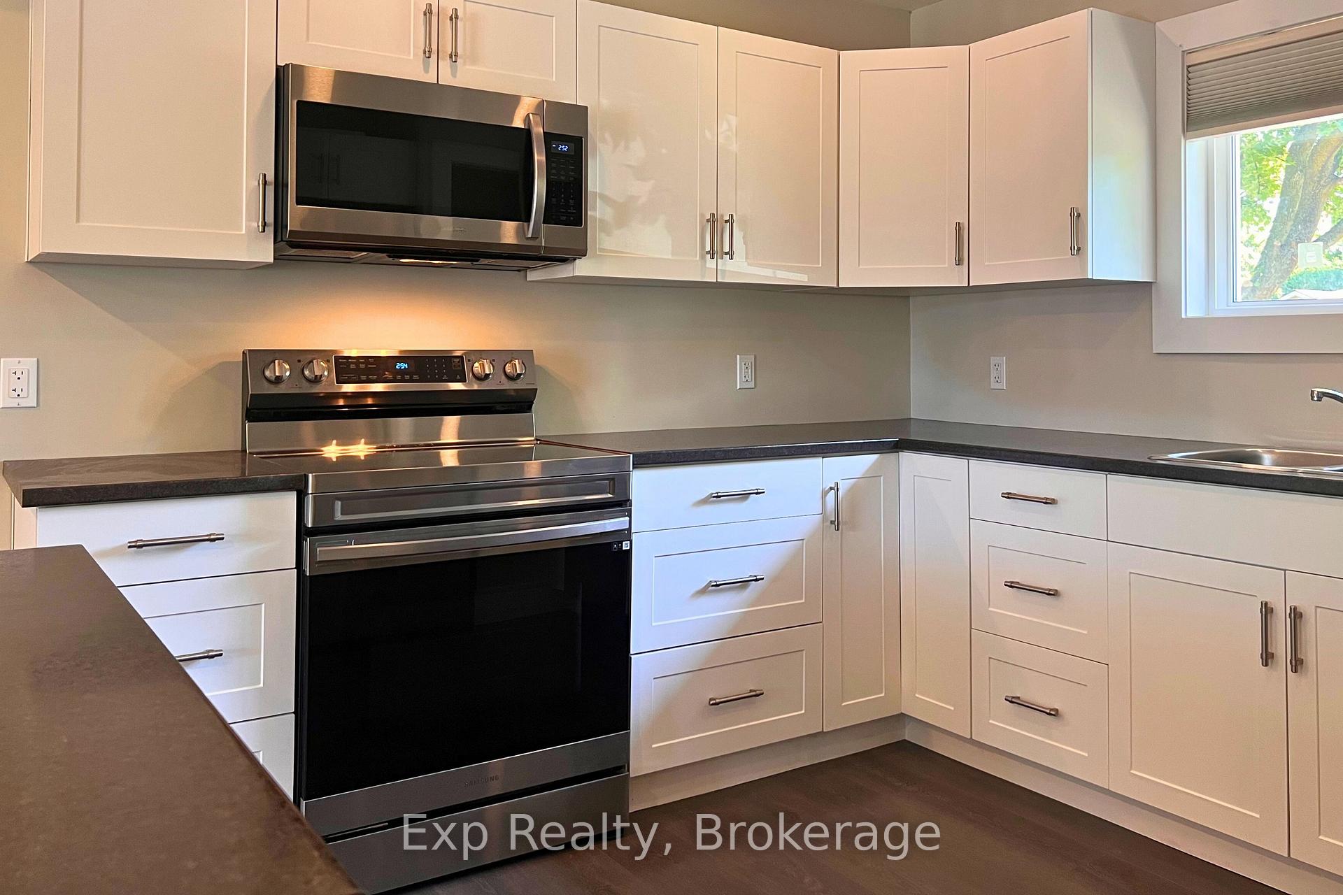Photo 6 of Unit UNIT B, 20 Munro Avenue, Belleville, Belleville Ward — HOMEH