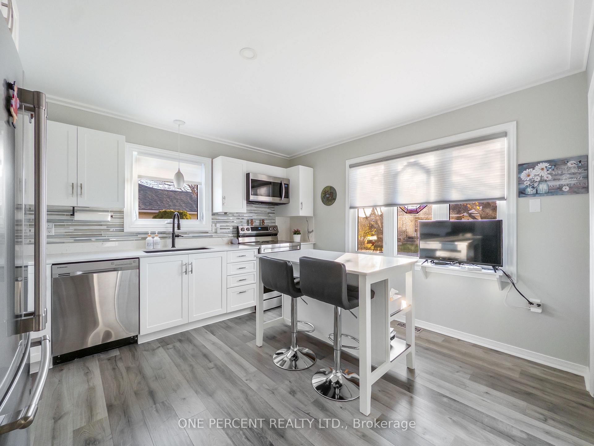 Photo 7 of 22 Heritage Drive, Prince Edward County, Wellington Ward — HOMEH