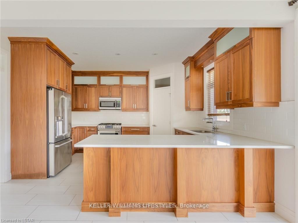 Photo 10 of 756 Hickorystick, London, North R — HOMEH