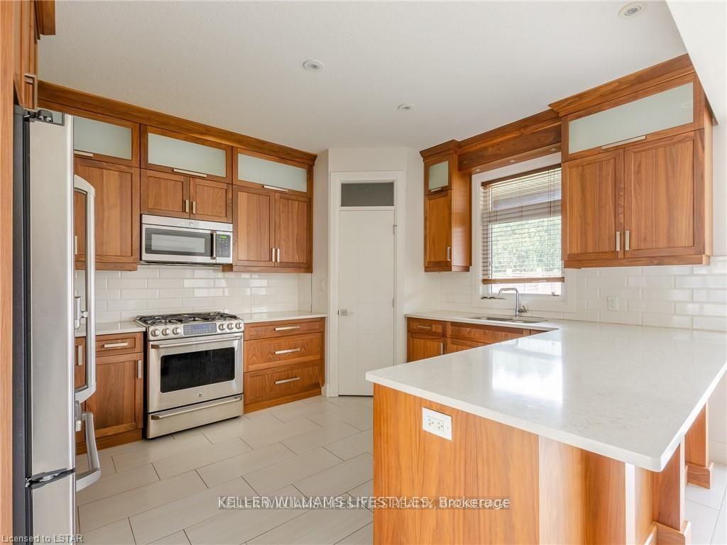 Photo 11 of 756 Hickorystick, London, North R — HOMEH