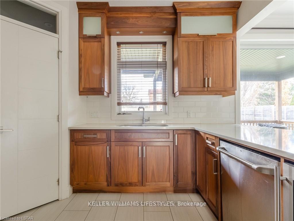 Photo 12 of 756 Hickorystick, London, North R — HOMEH