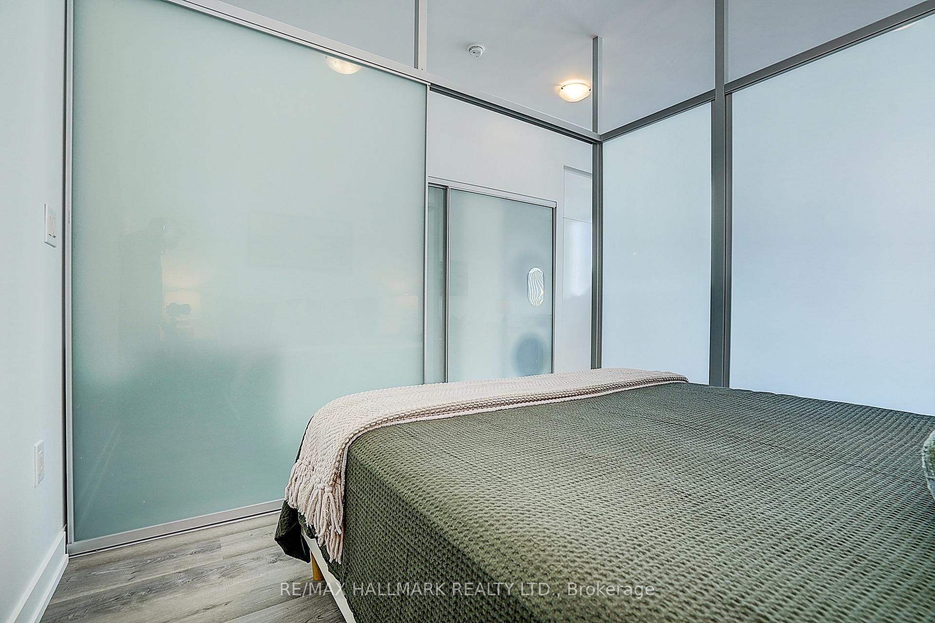 Photo 17 of Unit 2009, 426 University Avenue, Toronto, Kensington-Chinatown — HOMEH