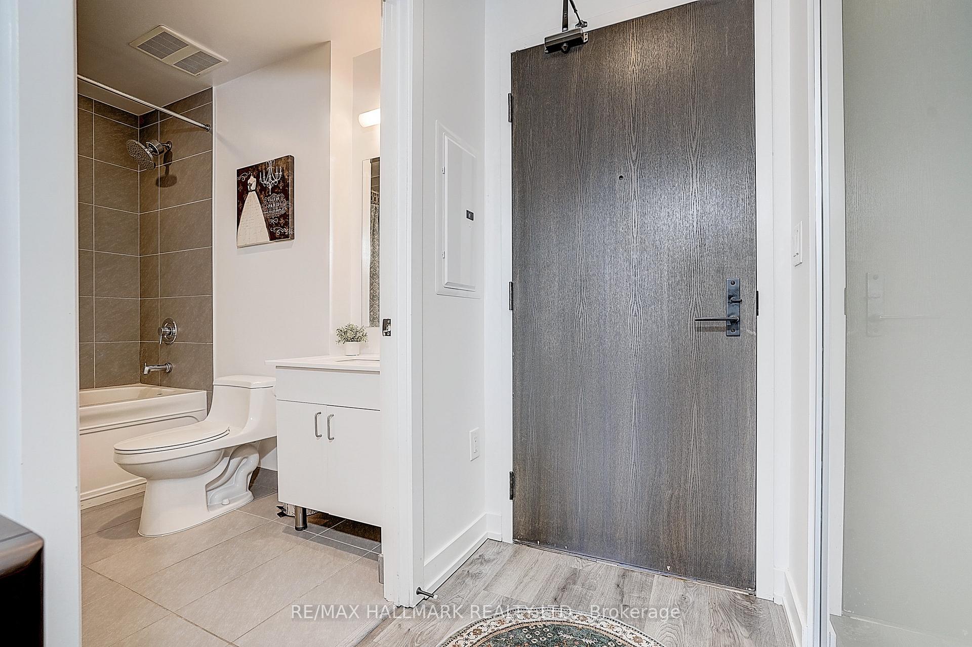 Photo 22 of Unit 2009, 426 University Avenue, Toronto, Kensington-Chinatown — HOMEH